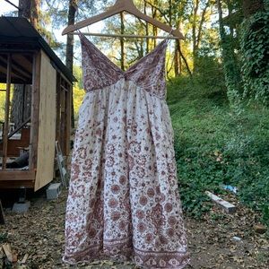 Brown and white paisley babydoll-ish dress with sweetheart neckline